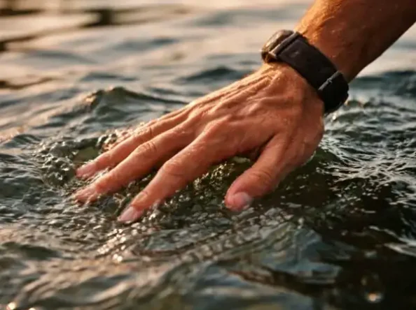 Ūdens ir slapjš, taču ja padomā, varbūt tā tas nemaz nav